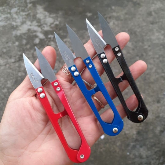 Kéo bấm chỉ màu